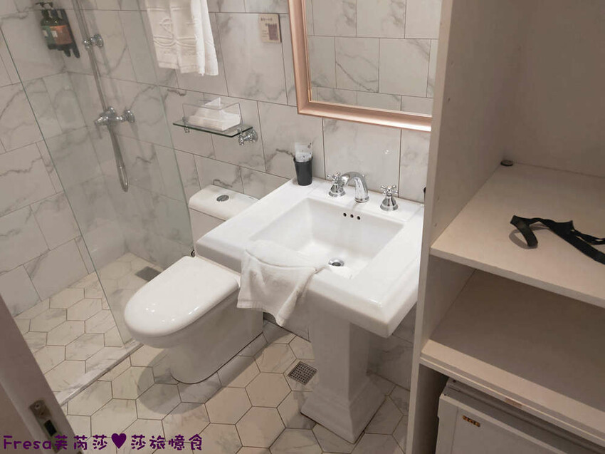 台北飯店【漫映旅舍】鄰近三捷運站轉乘超便利！樓下就有餐館商店公車站.生活機能超優│松江南京捷運站│南京復興捷運站 - Fresa芙芮莎♥莎旅憶食