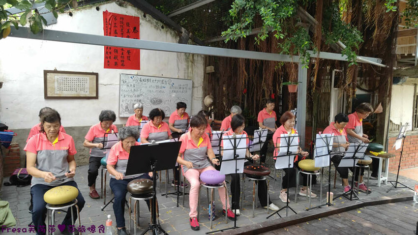 台南景點【後壁頂長Ｘ佳里延平Ｘ楠西密枝】深入農業社區體驗捉泥鰍樂趣.手炒黑糖花生塊綁鴿笭.果農之家水果餐ＤＩＹ芒果醬 - Fresa芙芮莎♥莎旅憶食