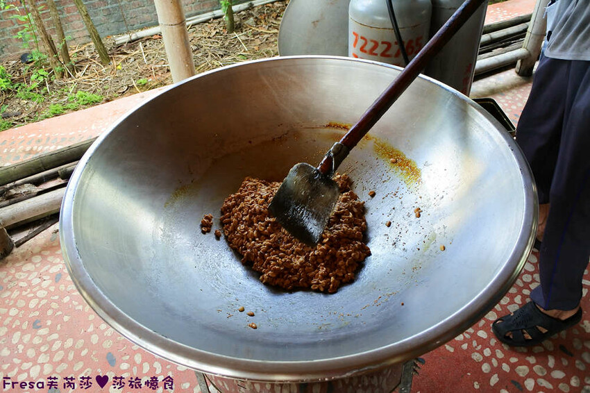 台南景點【後壁頂長Ｘ佳里延平Ｘ楠西密枝】深入農業社區體驗捉泥鰍樂趣.手炒黑糖花生塊綁鴿笭.果農之家水果餐ＤＩＹ芒果醬 - Fresa芙芮莎♥莎旅憶食