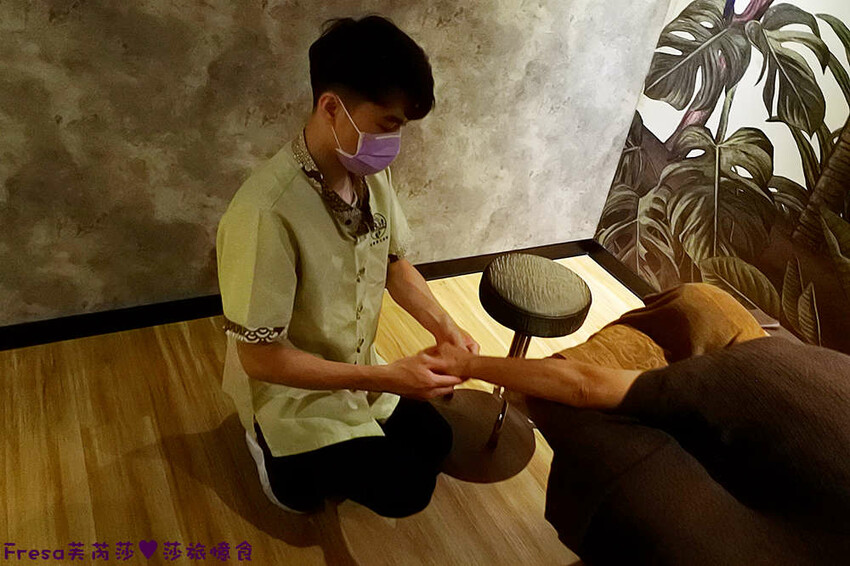 嘉義按摩【五趾沐足體養生會館】嘉義火車站前超方便！專業平價專屬包廂.足底按摩＋半身指壓│足浴＋肩頸紓壓│岩盤浴│精油按摩 - Fresa芙芮莎♥莎旅憶食
