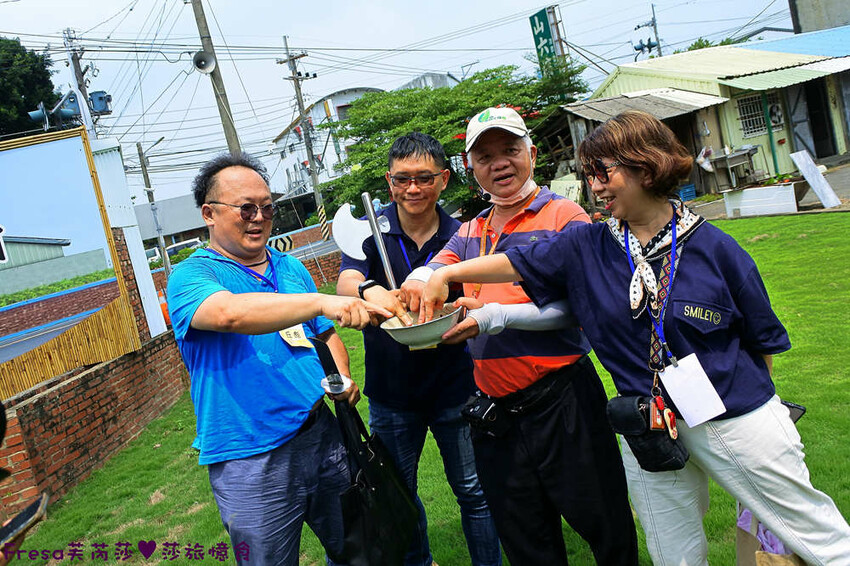 台南景點【後壁頂長Ｘ佳里延平Ｘ楠西密枝】深入農業社區體驗捉泥鰍樂趣.手炒黑糖花生塊綁鴿笭.果農之家水果餐ＤＩＹ芒果醬 - Fresa芙芮莎♥莎旅憶食