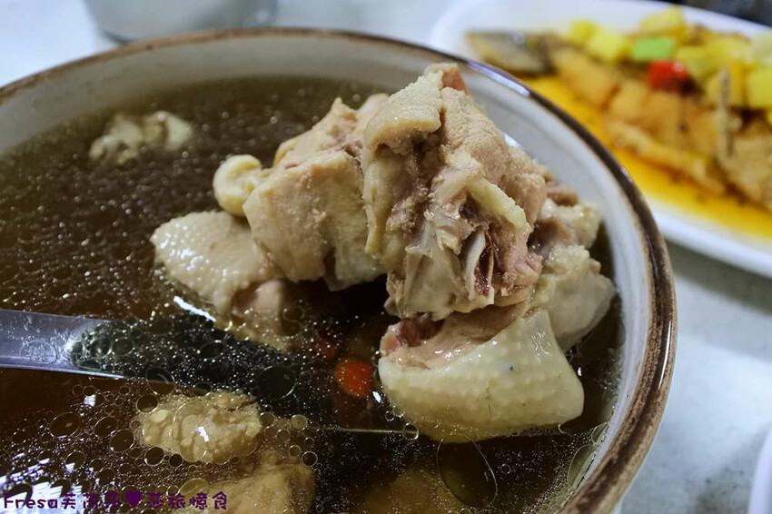 台南景點【後壁頂長Ｘ佳里延平Ｘ楠西密枝】深入農業社區體驗捉泥鰍樂趣.手炒黑糖花生塊綁鴿笭.果農之家水果餐ＤＩＹ芒果醬 - Fresa芙芮莎♥莎旅憶食