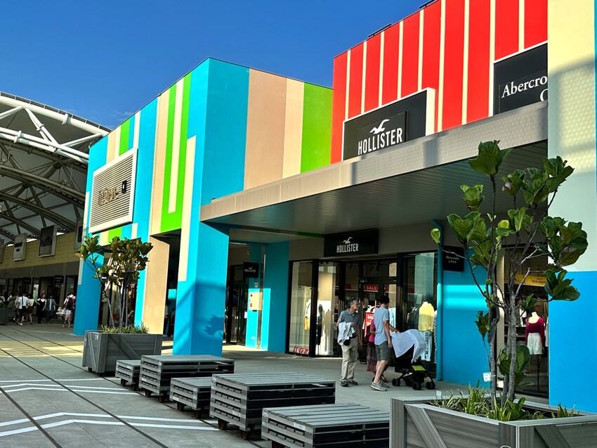 台中沙鹿快閃半日遊-靜宜大學聖堂/沙發馬鈴薯樂園 沙鹿東晉店 娃娃機複合式主題樂園/台中三井OUTLET摩天輪/台中半日遊/台中親子主題館 - 進食的巨鼠