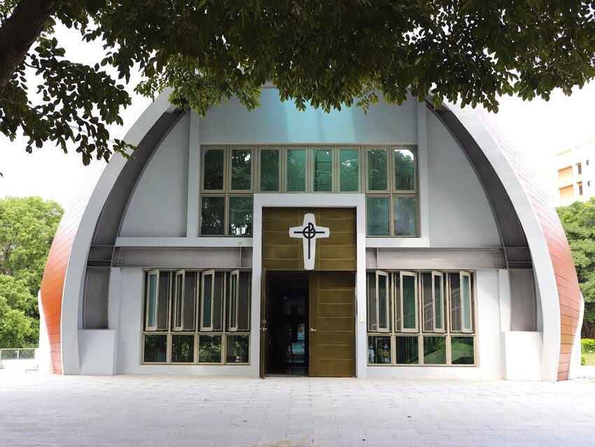 台中沙鹿快閃半日遊-靜宜大學聖堂/沙發馬鈴薯樂園 沙鹿東晉店 娃娃機複合式主題樂園/台中三井OUTLET摩天輪/台中半日遊/台中親子主題館 - 進食的巨鼠