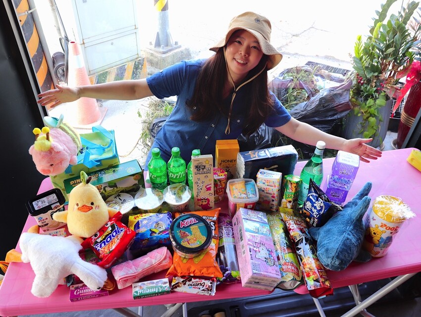 台中沙鹿快閃半日遊-靜宜大學聖堂/沙發馬鈴薯樂園 沙鹿東晉店 娃娃機複合式主題樂園/台中三井OUTLET摩天輪/台中半日遊/台中親子主題館 - 進食的巨鼠