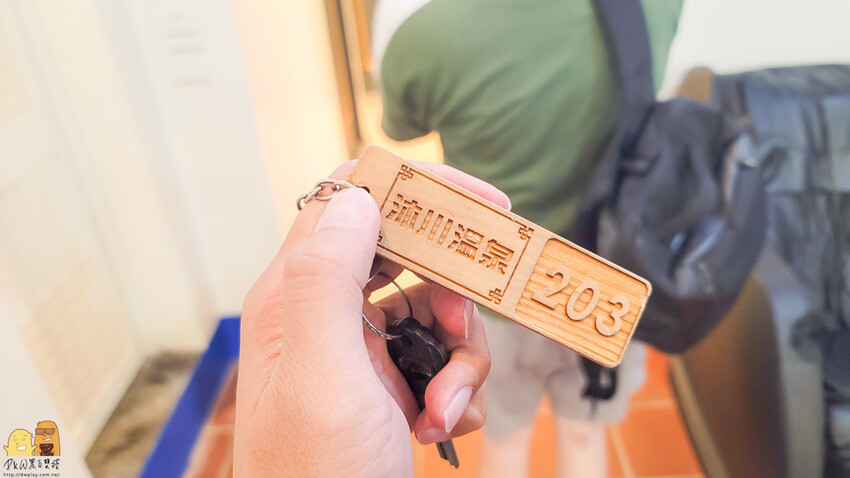 一個人也能泡的萬里海底溫泉!沐川海底溫泉，超便宜CP值超高!泡湯湯屋簡約精緻一小時免300元，休息兩小時也