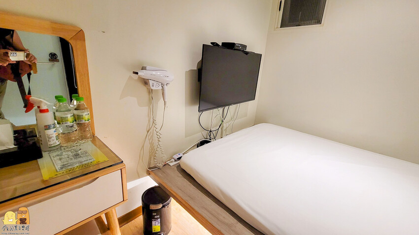 一個人也能泡的萬里海底溫泉!沐川海底溫泉，超便宜CP值超高!泡湯湯屋簡約精緻一小時免300元，休息兩小時也