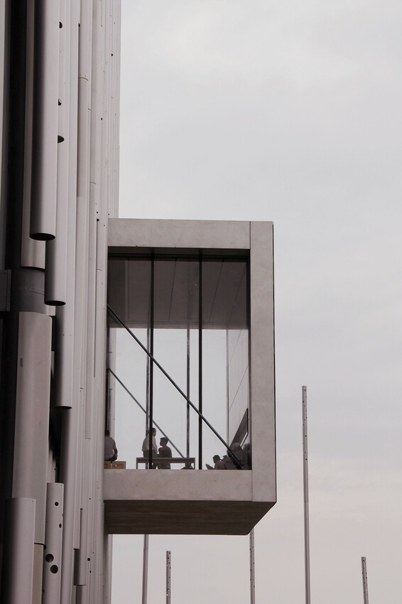 鶯歌新北市美術館2023Ｏ起來，錯過台灣設計展沒關係，鋁管建築也很有看頭！