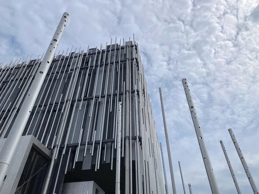 鶯歌新北市美術館2023Ｏ起來，錯過台灣設計展沒關係，鋁管建築也很有看頭！