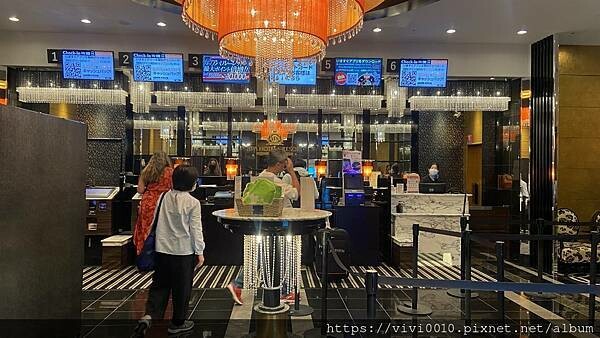 東京.新宿-西新宿五丁目站APA渡假酒店，超級方便的市區飯店還有舒服浴場，每日洗去旅途疲勞的好地方