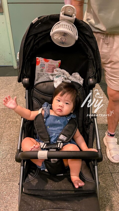 Chicco Goody Pro魔術瞬收手推車 |可登機嬰兒推車推薦,輕巧秒收不佔空間,帶嬰兒出國最強幫手! - 艾薇覓食趣