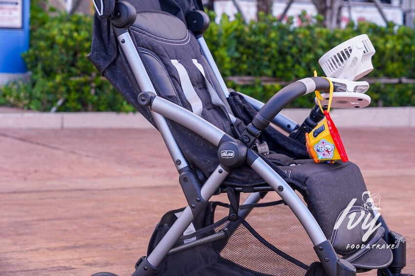 Chicco Goody Pro魔術瞬收手推車 |可登機嬰兒推車推薦,輕巧秒收不佔空間,帶嬰兒出國最強幫手! - 艾薇覓食趣