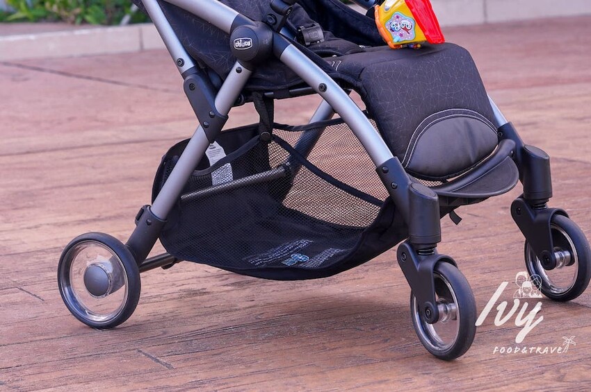 Chicco Goody Pro魔術瞬收手推車 |可登機嬰兒推車推薦,輕巧秒收不佔空間,帶嬰兒出國最強幫手! - 艾薇覓食趣