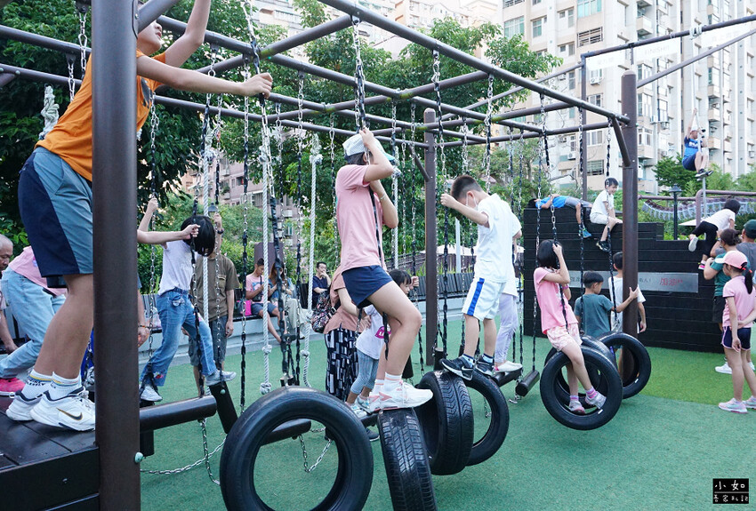【桃園景點】大有梯田生態公園,觀景台上的綠油梯田美景,旁有小