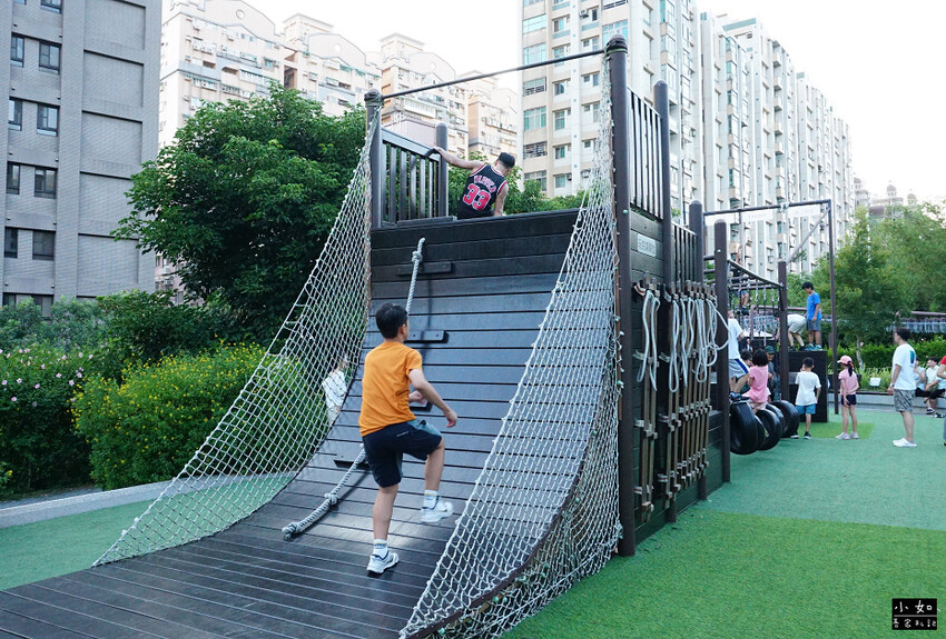 【桃園景點】大有梯田生態公園,觀景台上的綠油梯田美景,旁有小