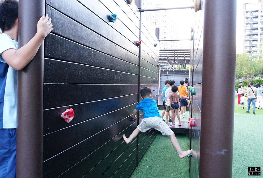 【桃園景點】大有梯田生態公園,觀景台上的綠油梯田美景,旁有小