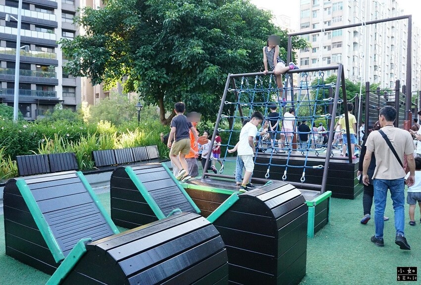 【桃園景點】大有梯田生態公園,觀景台上的綠油梯田美景,旁有小