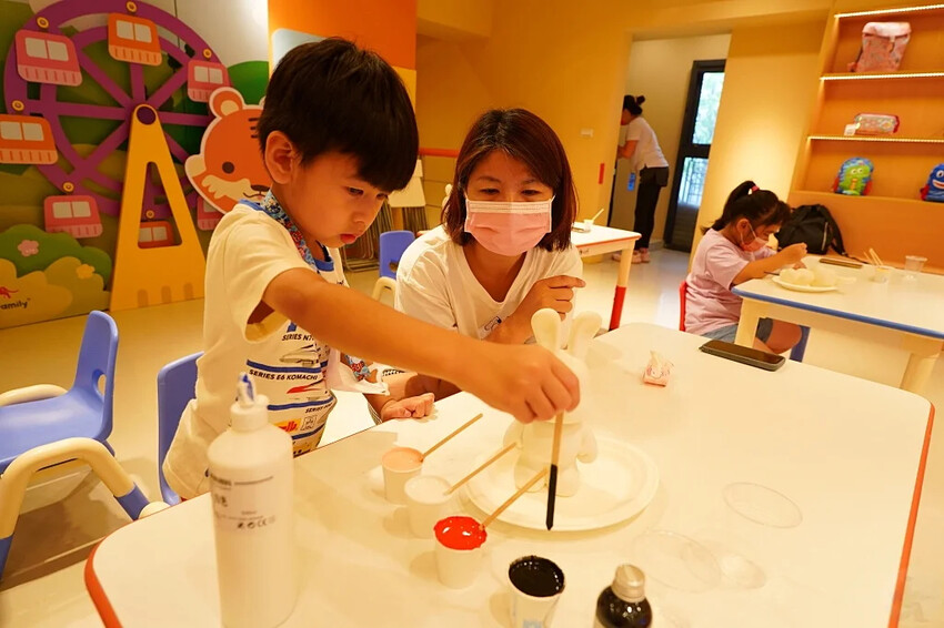 萌兔過中秋,無需任何藝術經驗,超療癒DIY,製作獨一無二的禮物 | Tiger Family 流體創作體驗