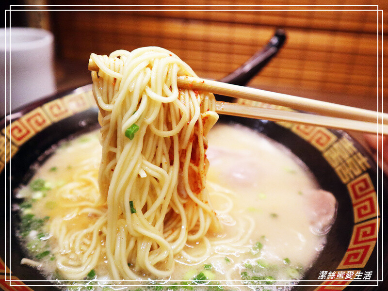 一蘭拉麵-橫濱櫻木町店/到日本吃當地的看看~美味豚骨拉麵