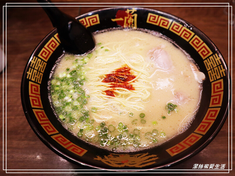 一蘭拉麵-橫濱櫻木町店/到日本吃當地的看看~美味豚骨拉麵