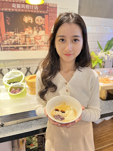 【宜蘭景點】免門票奇麗灣珍奶文化館|DIY草莓珍珠|燈泡珍奶