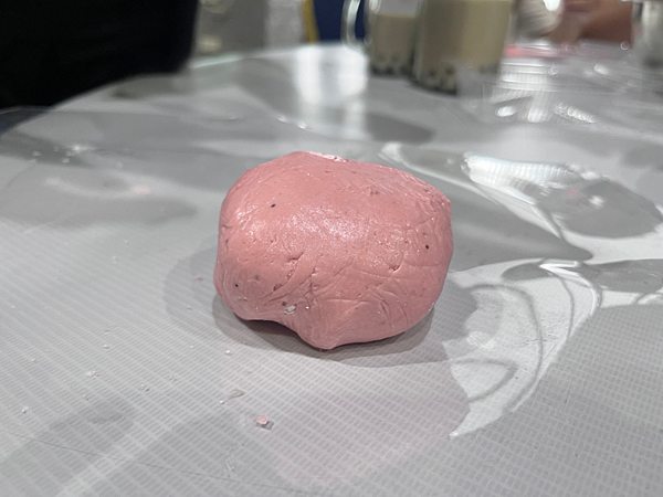 【宜蘭景點】免門票奇麗灣珍奶文化館|DIY草莓珍珠|燈泡珍奶