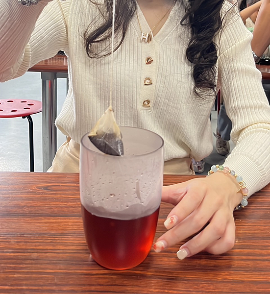 【宜蘭景點】免門票奇麗灣珍奶文化館|DIY草莓珍珠|燈泡珍奶