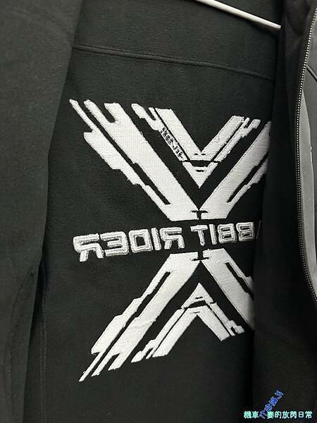 [部品開箱] RXR 兔騎士 RXR 聯名款街頭騎士衝鋒軟殼