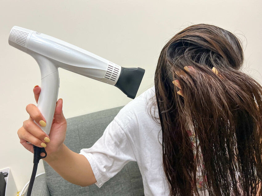 【開箱】SANSUI 山水 極勁正負離子高速吹風機，速乾低噪+負離子柔順，可折疊380g輕手感