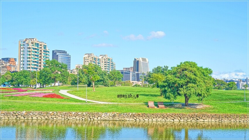 /tmp/phpkvyIEv /tmp/phpkvyIEv