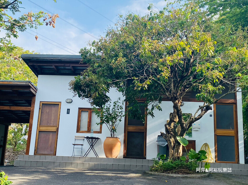 【台南玉井】「白色教堂」隱藏在山林中的夢幻景點| 純白建築中享受另一種悠閒浪漫生活|