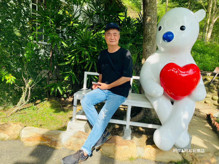 【台南玉井】「白色教堂」隱藏在山林中的夢幻景點| 純白建築中享受另一種悠閒浪漫生活|