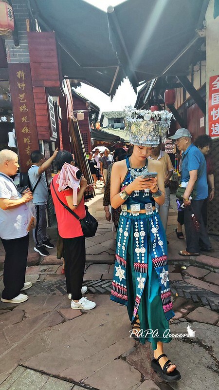 洛帶古鎮-穿越千年古鎮街道，客家土樓是壯觀的