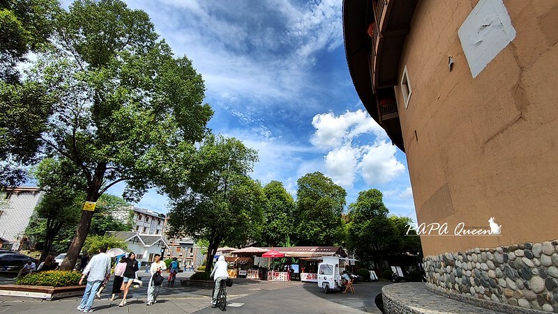 洛帶古鎮-穿越千年古鎮街道，客家土樓是壯觀的