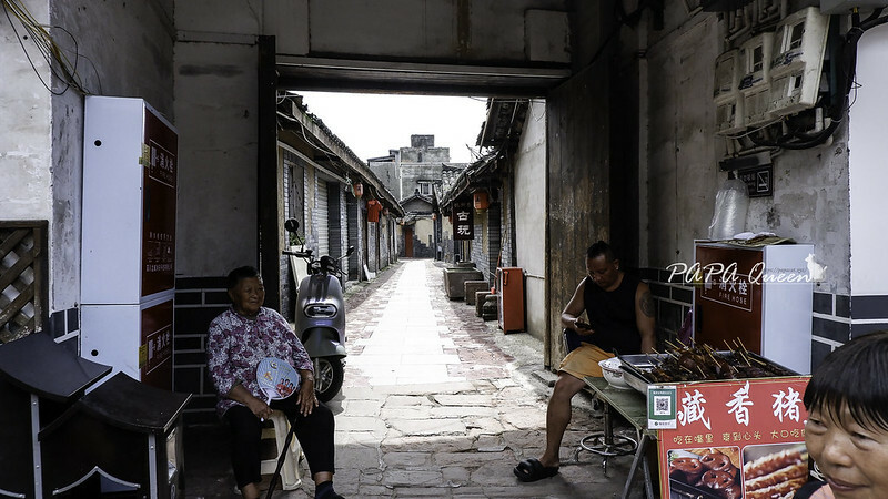 洛帶古鎮-穿越千年古鎮街道，客家土樓是壯觀的