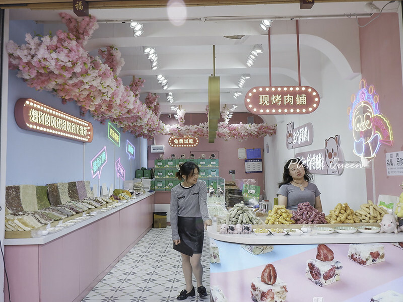 洛帶古鎮-穿越千年古鎮街道，客家土樓是壯觀的