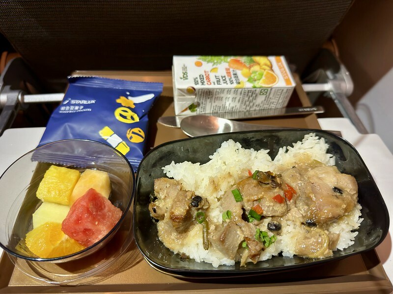 澳門旅遊｜星宇航空（STARLUX Airlines）飛澳門（Macau）初體驗。（搭機心得、機上餐點、飛行時間、票價）