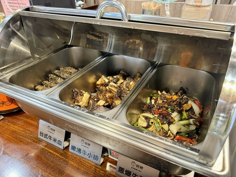 金門自由行｜圓頭肉乾金門農牧概念館 ，全台唯一的溫體全牛火鍋吃到飽！（金門美食）