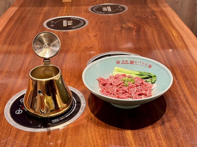 金門自由行｜圓頭肉乾金門農牧概念館 ，全台唯一的溫體全牛火鍋吃到飽！（金門美食）