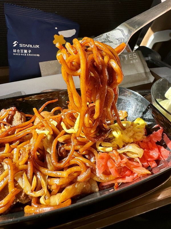 澳門旅遊｜星宇航空（STARLUX Airlines）飛澳門（Macau）初體驗。（搭機心得、機上餐點、飛行時間、票價）