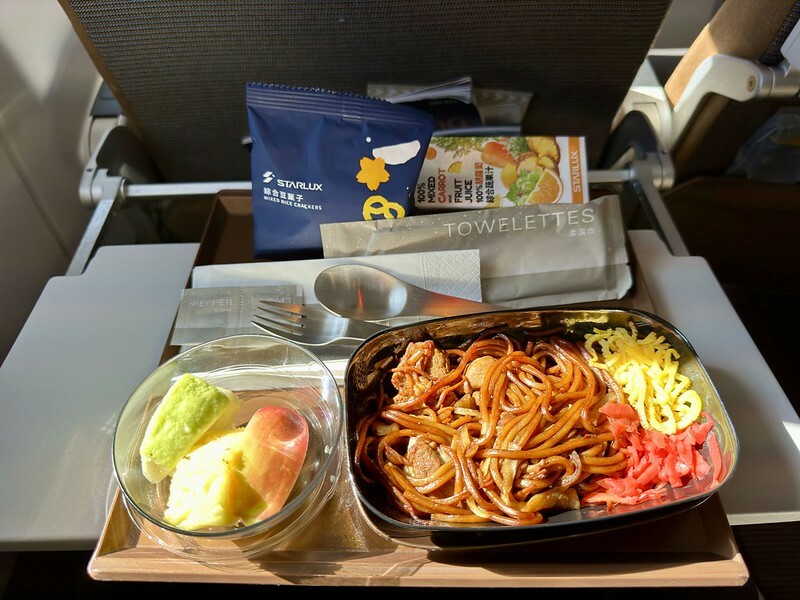 澳門旅遊｜星宇航空（STARLUX Airlines）飛澳門（Macau）初體驗。（搭機心得、機上餐點、飛行時間、票價）