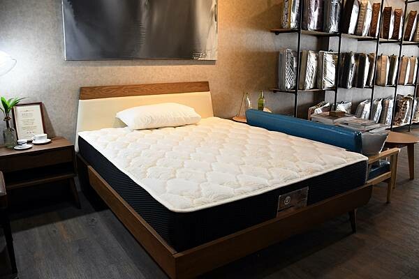 超過40年的手工縫製技術，台南首推手工床墊【品眠眠品床墊工廠】用固執的好品質，換得我的一夜好眠！