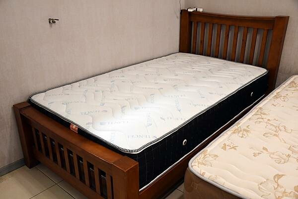 超過40年的手工縫製技術，台南首推手工床墊【品眠眠品床墊工廠】用固執的好品質，換得我的一夜好眠！