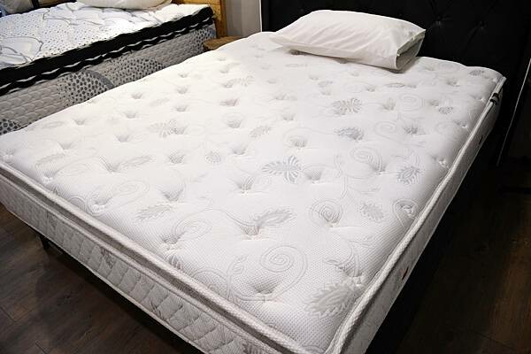 超過40年的手工縫製技術，台南首推手工床墊【品眠眠品床墊工廠】用固執的好品質，換得我的一夜好眠！