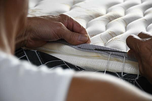 超過40年的手工縫製技術，台南首推手工床墊【品眠眠品床墊工廠】用固執的好品質，換得我的一夜好眠！