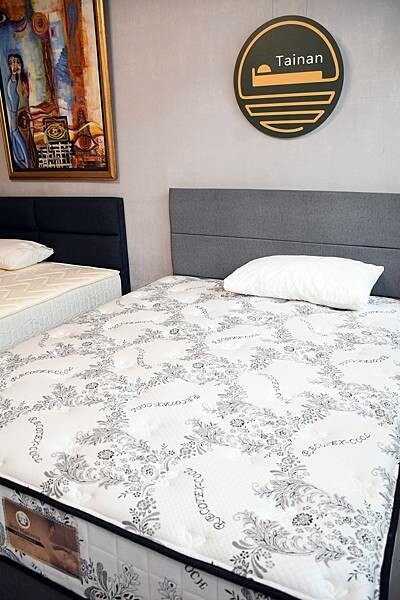 超過40年的手工縫製技術，台南首推手工床墊【品眠眠品床墊工廠】用固執的好品質，換得我的一夜好眠！