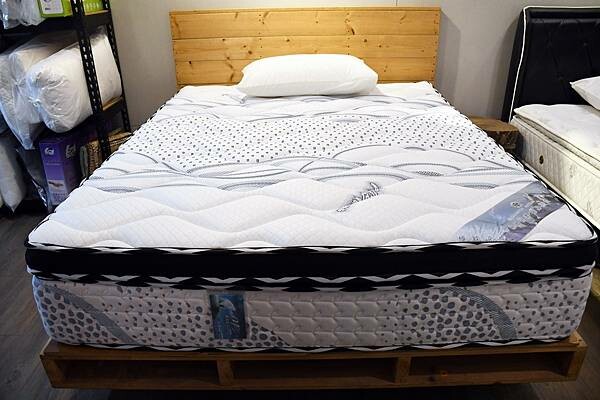 超過40年的手工縫製技術，台南首推手工床墊【品眠眠品床墊工廠】用固執的好品質，換得我的一夜好眠！