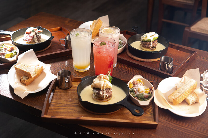 桃園購物｜大江購物中心MetroWalk～最美室內聖誕裝置藝術就在大江，好拍、好買、好好逛！還整年免費停車