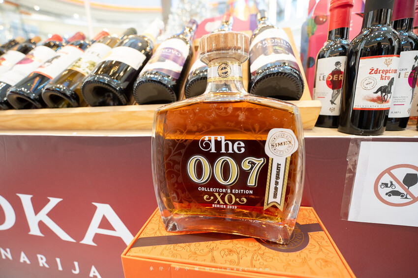 桃園購物｜大江購物中心MetroWalk～最美室內聖誕裝置藝術就在大江，好拍、好買、好好逛！還整年免費停車