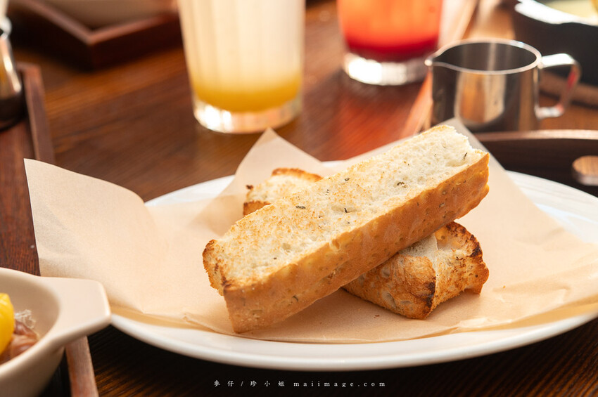 桃園購物｜大江購物中心MetroWalk～最美室內聖誕裝置藝術就在大江，好拍、好買、好好逛！還整年免費停車